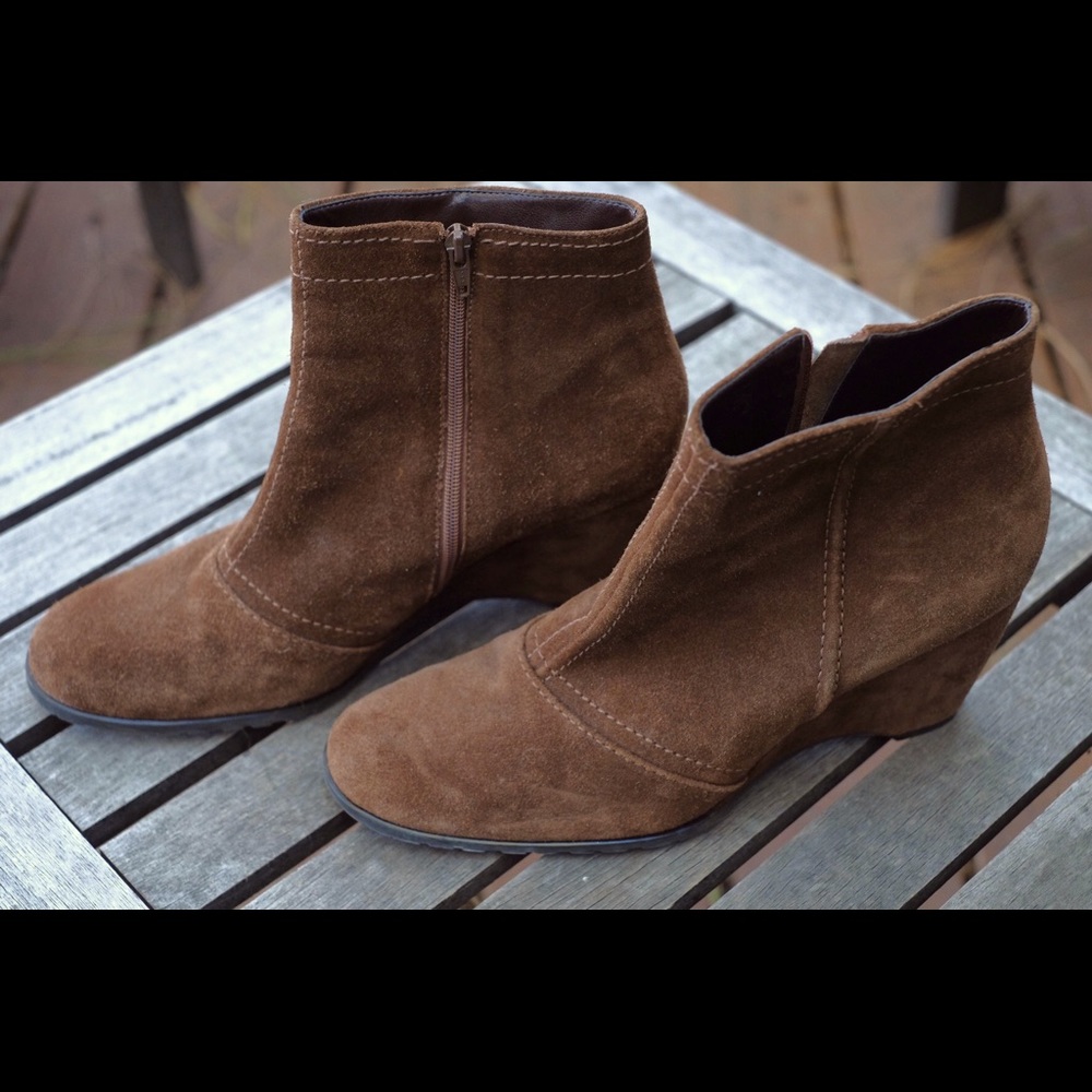 Franco Sarto suede wedge ankle boots Women’s size 9